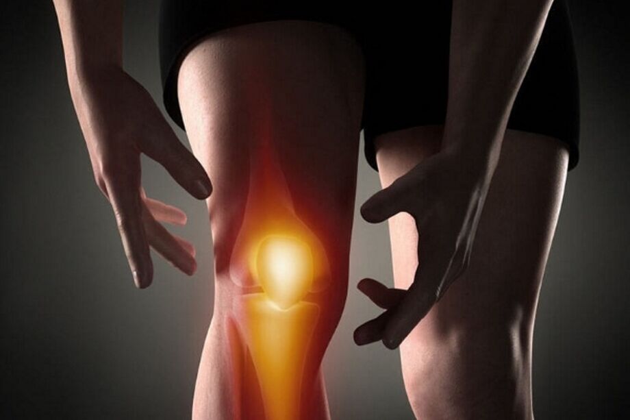 Avec l'arthrose, la douleur devient plus forte lors du mouvement